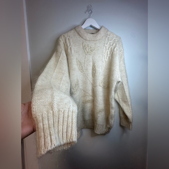 Gorgeous 3D Mohair  Floral Neutral Winter Cozy Knit Sweater - Picture 8 of 16